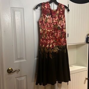 Floral print, very flattering!